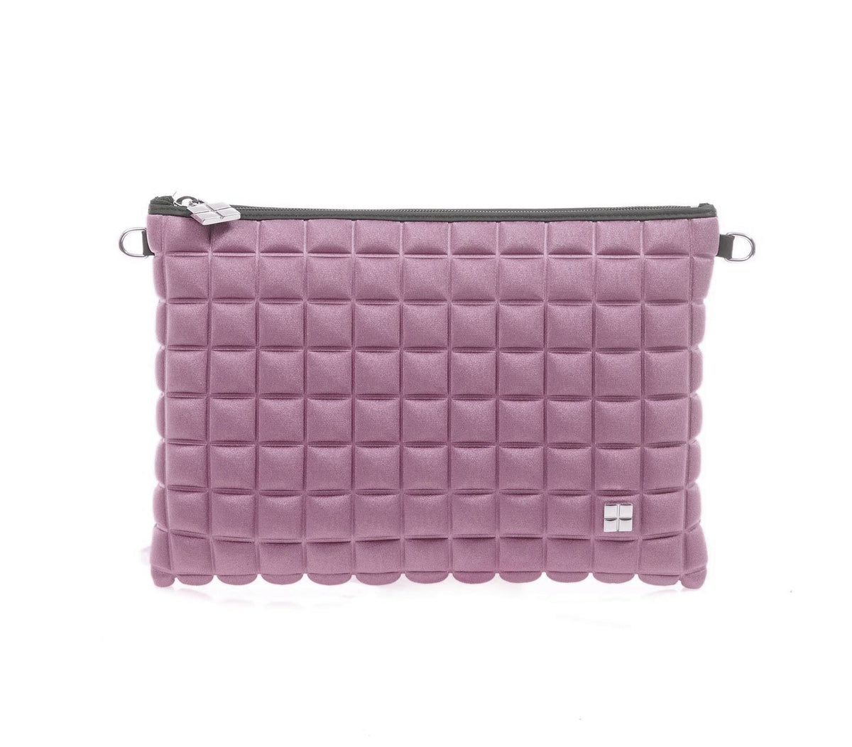 una borsetta da donna della collezione BPrime Bags, modello clutch, realizzata con il tessuto riciclato termoformato 3D Cube, con chiusura a zip logo BPrime in metallo, color verde militare.