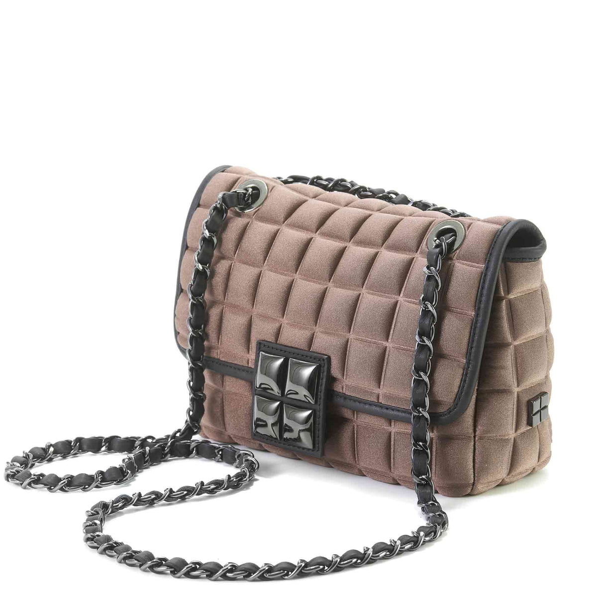 una borsa da donna a tracolla della collezione BPrime Bags, realizzata con il tessuto riciclato termoformato 3D Cube, con chiusura a girello e tracolla a catena regolabile.