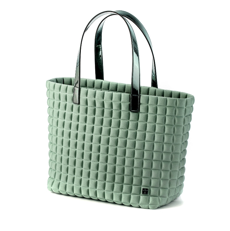 Milan Lami medium